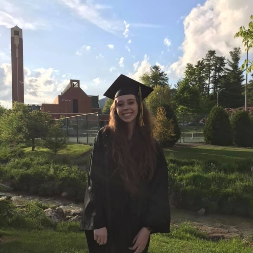 Meet your Posher, Caitlin